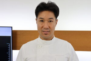 院長 西出